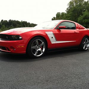 Just tried a new paint sealent on the car, what a difference in the shine and depth
.
