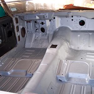 11/06/16 Applied second coat of Master Series Silver in interior.