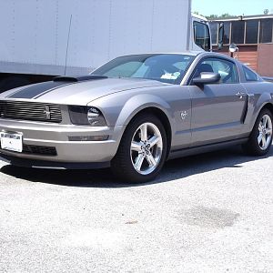 Buddy hanging with the Big Rigs after getting new tuen signals. Awesome pic.